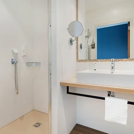 فندق Hotel Maassluis 3*