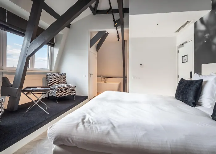 Otel Hotel Maassluis 3*