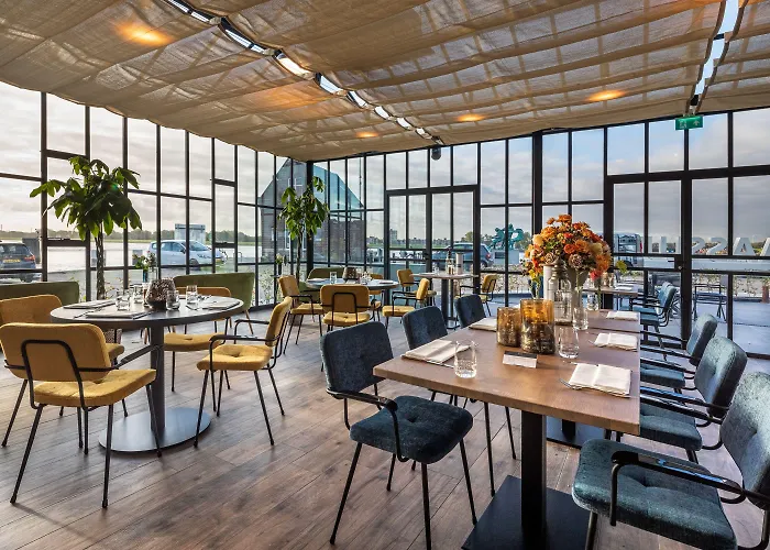 Otel Hotel Maassluis 3*