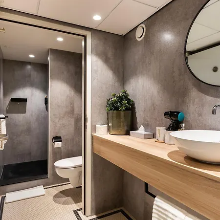 Hotel Maassluis 3* מאס-סלאוס