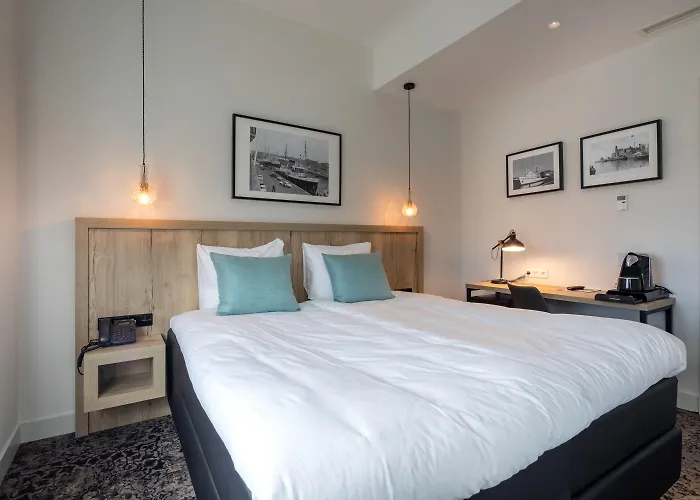 Hotel Maassluis מאס-סלאוס