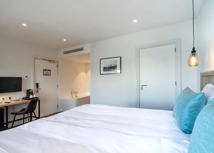 מלון Hotel Maassluis מאס-סלאוס