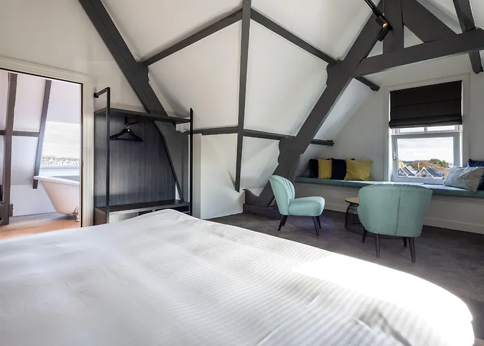 מלון Hotel Maassluis 3*