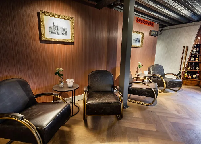 Hotel Maassluis 3* מאס-סלאוס