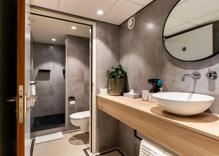 Hotel Maassluis 3* מאס-סלאוס